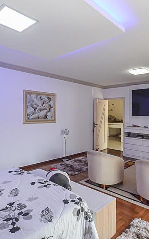Casa de condomínio à venda com 700m², 5 quartos e 3 vagas Casa de condomínio à venda com 700m², 5 quartos e 3 vagasSuíte 1