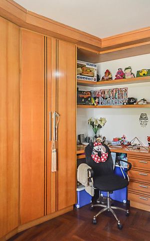 Casa de condomínio à venda com 700m², 5 quartos e 3 vagas Casa de condomínio à venda com 700m², 5 quartos e 3 vagasSuíte 4