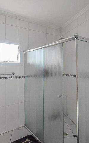 Casa de condomínio à venda com 700m², 5 quartos e 3 vagas Casa de condomínio à venda com 700m², 5 quartos e 3 vagasBanheiro da Suíte 2