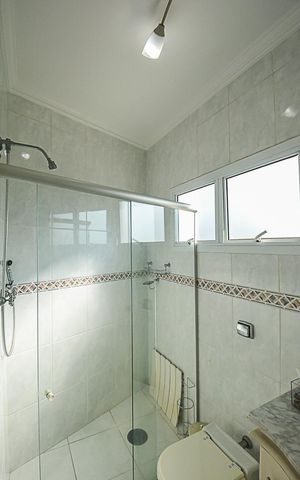 Casa de condomínio à venda com 700m², 5 quartos e 3 vagas Casa de condomínio à venda com 700m², 5 quartos e 3 vagasBanheiro da Suíte 3