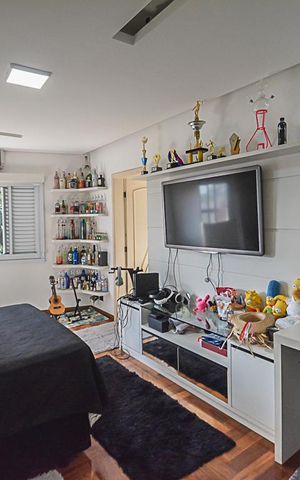 Casa de condomínio à venda com 700m², 5 quartos e 3 vagas Casa de condomínio à venda com 700m², 5 quartos e 3 vagasSuíte 2