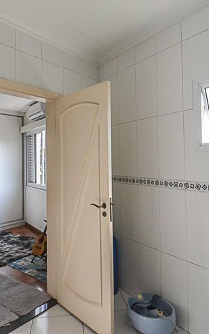 Casa de condomínio à venda com 700m², 5 quartos e 3 vagas Casa de condomínio à venda com 700m², 5 quartos e 3 vagasBanheiro da Suíte 2