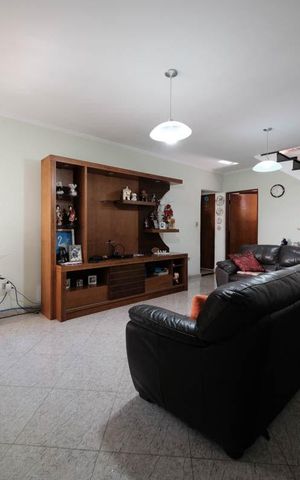 Casa à venda com 390m², 3 quartos e 8 vagasSala
