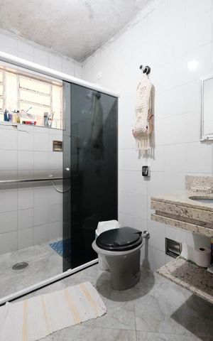 Casa à venda com 390m², 3 quartos e 8 vagasBanheiro da Suíte