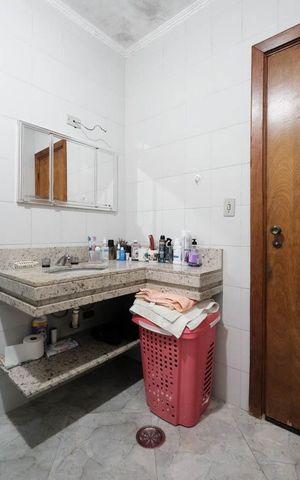 Casa à venda com 390m², 3 quartos e 8 vagasBanheiro da Suíte