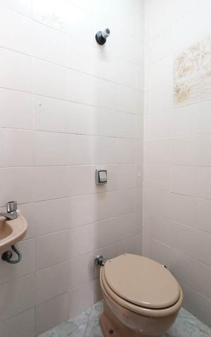 Casa à venda com 390m², 3 quartos e 8 vagasLavabo