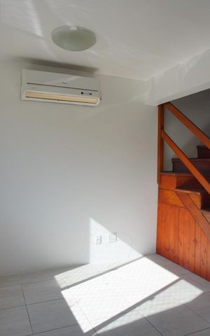 Casa de condomínio à venda com 72m², 3 quartos e 1 vagaSala