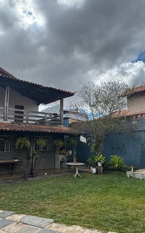 Casa à venda com 230m², 4 quartos e 4 vagasFachada Interna