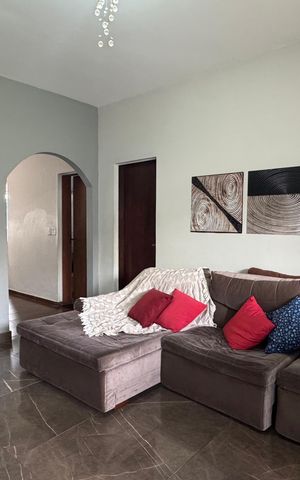 Casa à venda com 230m², 4 quartos e 4 vagasSala