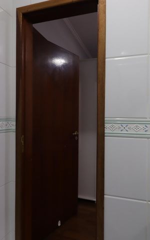Casa à venda com 190m², 3 quartos e 4 vagasBanheiro da Suíte 2