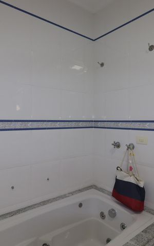 Casa à venda com 190m², 3 quartos e 4 vagasBanheiro da Suíte 3