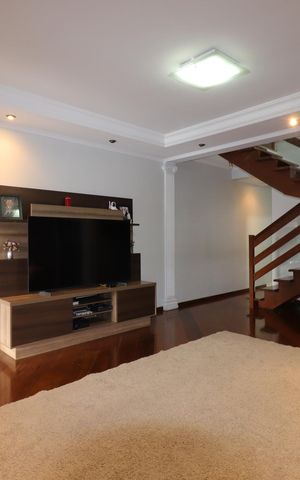 Casa à venda com 190m², 3 quartos e 4 vagasSala