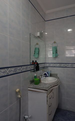 Casa à venda com 190m², 3 quartos e 4 vagasBanheiro da Suíte 1