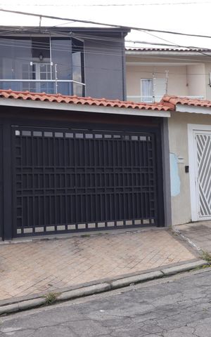 Casa à venda com 190m², 3 quartos e 4 vagasFachada
