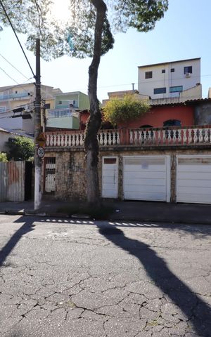 Casa para alugar com 90m², 1 quarto e 2 vagasFachada