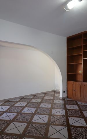 Casa para alugar com 90m², 1 quarto e 2 vagasSala