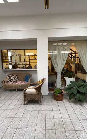 Casa à venda com 165m², 3 quartos e 2 vagas Casa à venda com 165m², 3 quartos e 2 vagasGaragem