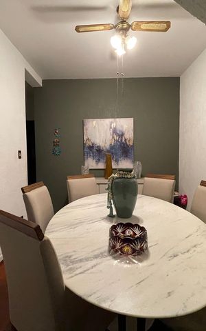 Casa à venda com 165m², 3 quartos e 2 vagas Casa à venda com 165m², 3 quartos e 2 vagasSala de Jantar
