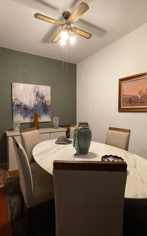 Casa à venda com 165m², 3 quartos e 2 vagas Casa à venda com 165m², 3 quartos e 2 vagasSala de Jantar