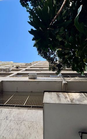 Apartamento à venda com 132m², 3 quartos e 1 vaga Apartamento à venda com 132m², 3 quartos e 1 vagaFachada