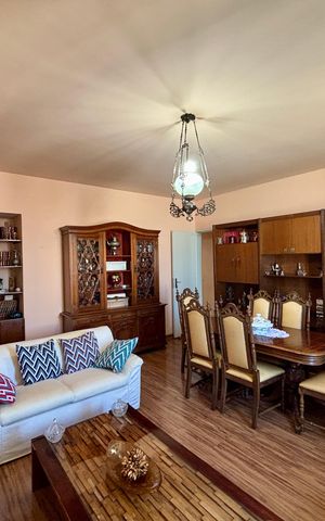 Apartamento à venda com 132m², 3 quartos e 1 vaga Apartamento à venda com 132m², 3 quartos e 1 vagaSala