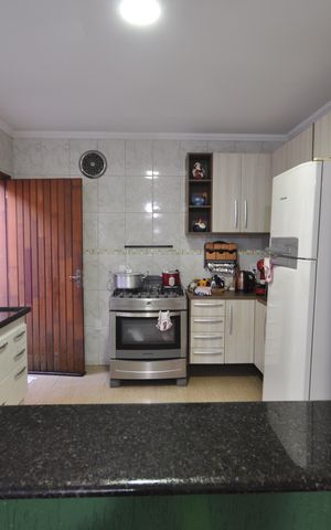 Casa à venda com 204m², 3 quartos e 2 vagasCozinha