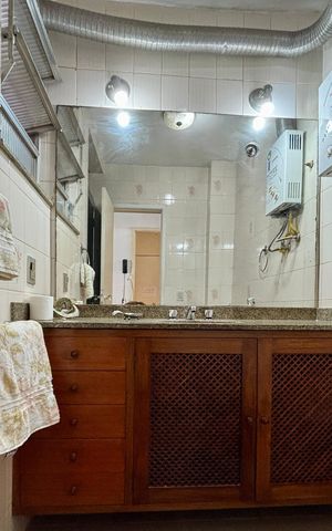 Apartamento à venda com 87m², 2 quartos e 1 vaga Apartamento à venda com 87m², 2 quartos e 1 vagaBanheiro Social