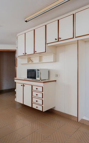 Apartamento à venda com 265m², 3 quartos e 3 vagas Apartamento à venda com 265m², 3 quartos e 3 vagasCozinha