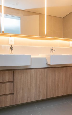 Apartamento à venda com 185m², 3 quartos e 3 vagas Apartamento à venda com 185m², 3 quartos e 3 vagasBanheiro Suíte 3