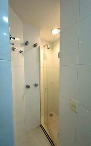 Apartamento à venda com 86m², 3 quartos e 1 vaga Apartamento à venda com 86m², 3 quartos e 1 vagaBanheiro Social 01