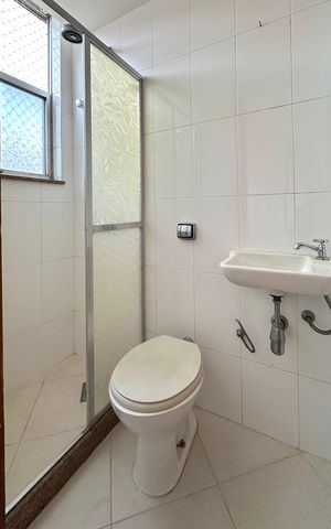 Apartamento à venda com 86m², 3 quartos e 1 vaga Apartamento à venda com 86m², 3 quartos e 1 vagaBanheiro de serviço