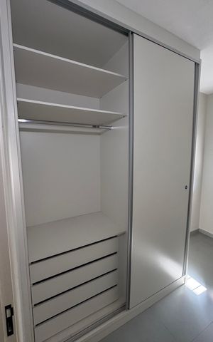 Casa para alugar com 60m², 2 quartos e 5 vagasQuarto 1 - Armários