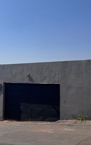 Casa para alugar com 60m², 2 quartos e 5 vagasFachada