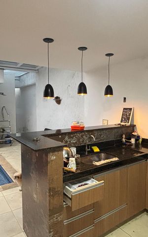 Casa à venda com 200m², 2 quartos e sem vaga Casa à venda com 200m², 2 quartos e sem vagaQuintal - Churrasqueira