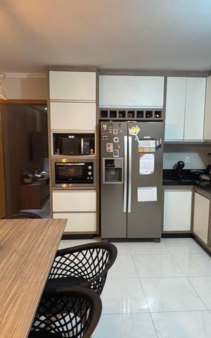 Casa à venda com 200m², 2 quartos e sem vaga Casa à venda com 200m², 2 quartos e sem vagaCozinha