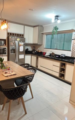 Casa à venda com 200m², 2 quartos e sem vaga Casa à venda com 200m², 2 quartos e sem vagaCozinha