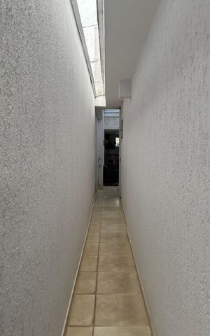 Casa à venda com 200m², 2 quartos e sem vaga Casa à venda com 200m², 2 quartos e sem vagaCorredor