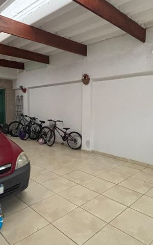 Casa à venda com 200m², 2 quartos e sem vaga Casa à venda com 200m², 2 quartos e sem vagaGaragem