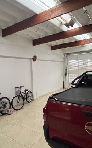 Casa à venda com 200m², 2 quartos e sem vaga Casa à venda com 200m², 2 quartos e sem vagaGaragem