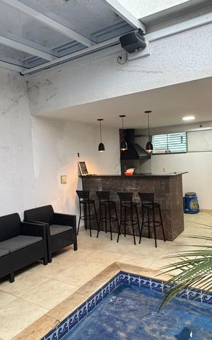 Casa à venda com 200m², 2 quartos e sem vaga Casa à venda com 200m², 2 quartos e sem vagaQuintal