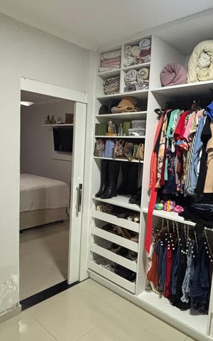 Casa à venda com 200m², 2 quartos e sem vaga Casa à venda com 200m², 2 quartos e sem vagaSuíte 1 Closet
