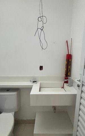 Casa à venda com 200m², 2 quartos e sem vaga Casa à venda com 200m², 2 quartos e sem vagaBanheiro Externo