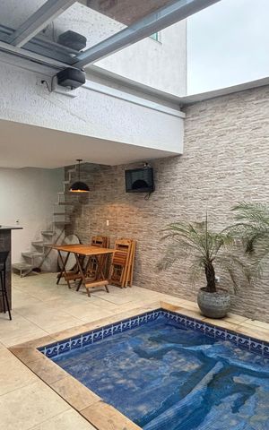 Casa à venda com 200m², 2 quartos e sem vaga Casa à venda com 200m², 2 quartos e sem vagaQuintal