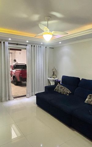Casa à venda com 200m², 2 quartos e sem vaga Casa à venda com 200m², 2 quartos e sem vagaSala