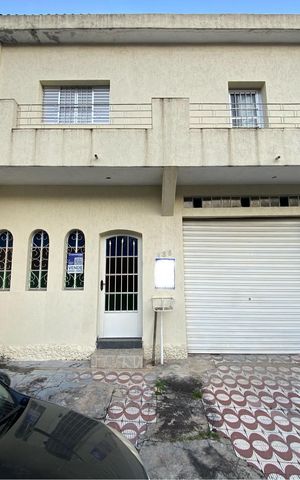 Casa à venda com 84m², 2 quartos e 1 vaga Casa à venda com 84m², 2 quartos e 1 vagaFachada