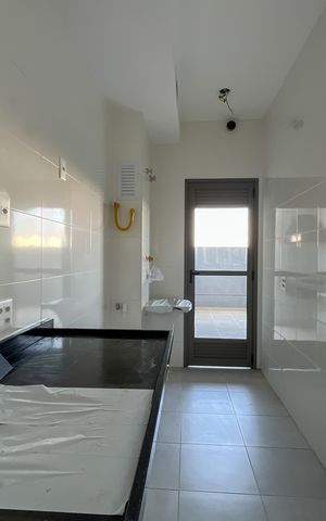Apartamento à venda com 96m², 2 quartos e 1 vaga Apartamento à venda com 96m², 2 quartos e 1 vagaCozinha e Área de Serviço