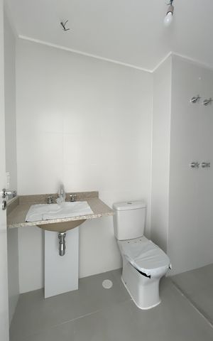 Apartamento à venda com 96m², 2 quartos e 1 vaga Apartamento à venda com 96m², 2 quartos e 1 vagaBanheiro da Suíte
