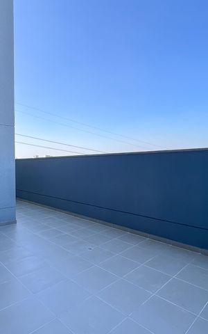 Apartamento à venda com 96m², 2 quartos e 1 vaga Apartamento à venda com 96m², 2 quartos e 1 vagaSacada da Sala