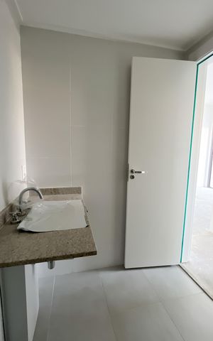 Apartamento à venda com 96m², 2 quartos e 1 vaga Apartamento à venda com 96m², 2 quartos e 1 vagaBanheiro social