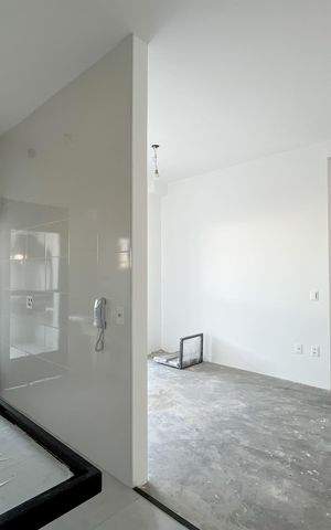 Apartamento à venda com 96m², 2 quartos e 1 vaga Apartamento à venda com 96m², 2 quartos e 1 vagaCozinha e Área de Serviço